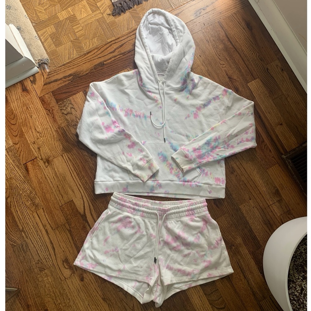 American Eagle White Tye Dye  Shorts + Hoodie Sweat Outfit